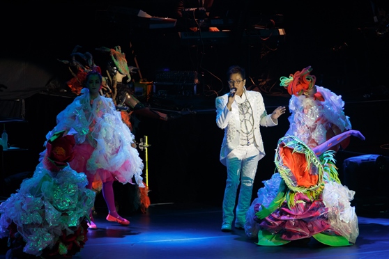 Alan Tam  Lays Charms on Fans Once Again at The Venetian Macao