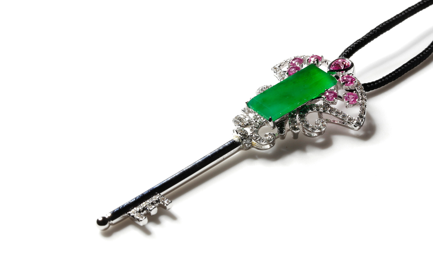 王后珠寶 Jadeite Key Pendent - 皇家羽扇