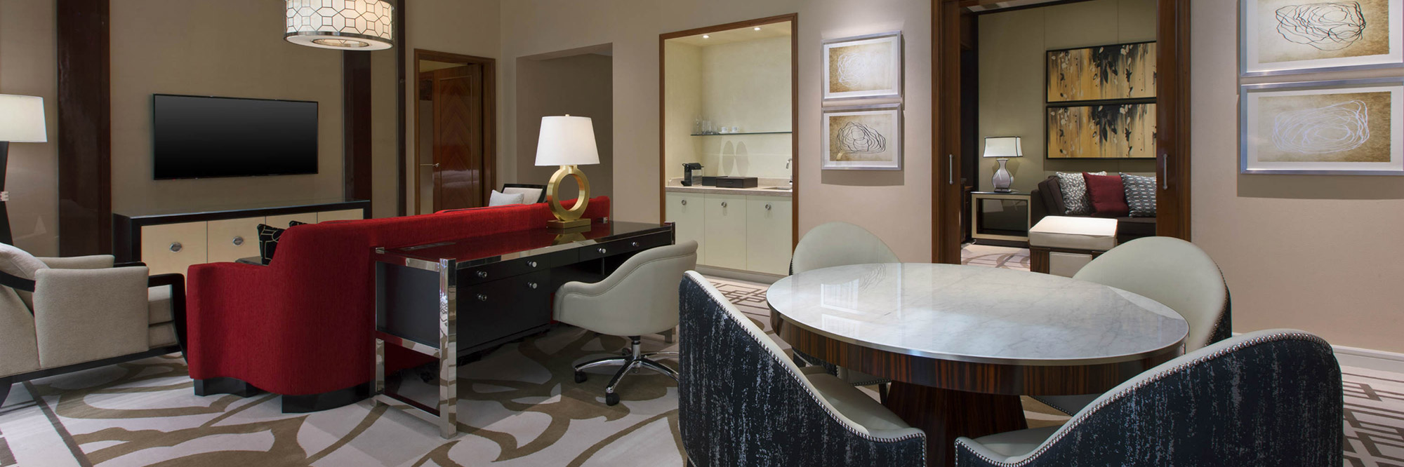 EXECUTIVE DELUXE SUITE