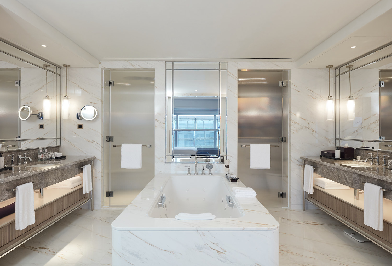 NORMAN SUITE - Gallery