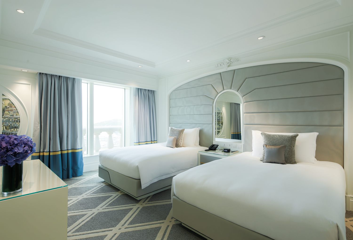 PARISIAN HOTEL CHAMPAGNE SUITE - Gallery