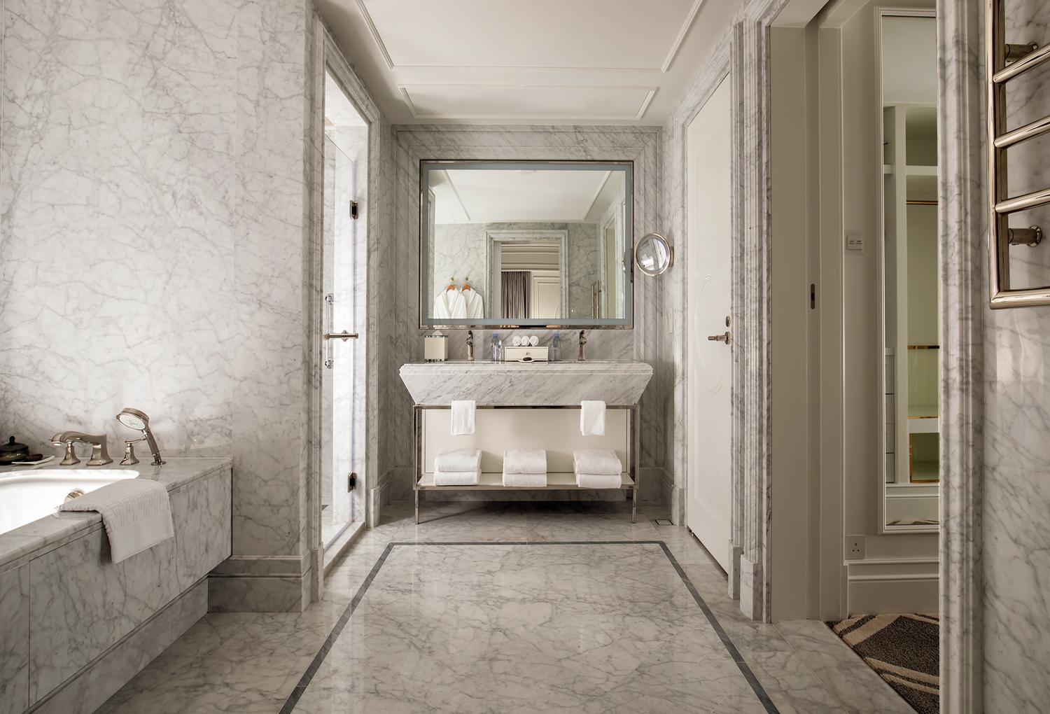 PARISIAN HOTEL CHAMPAGNE SUITE - Gallery