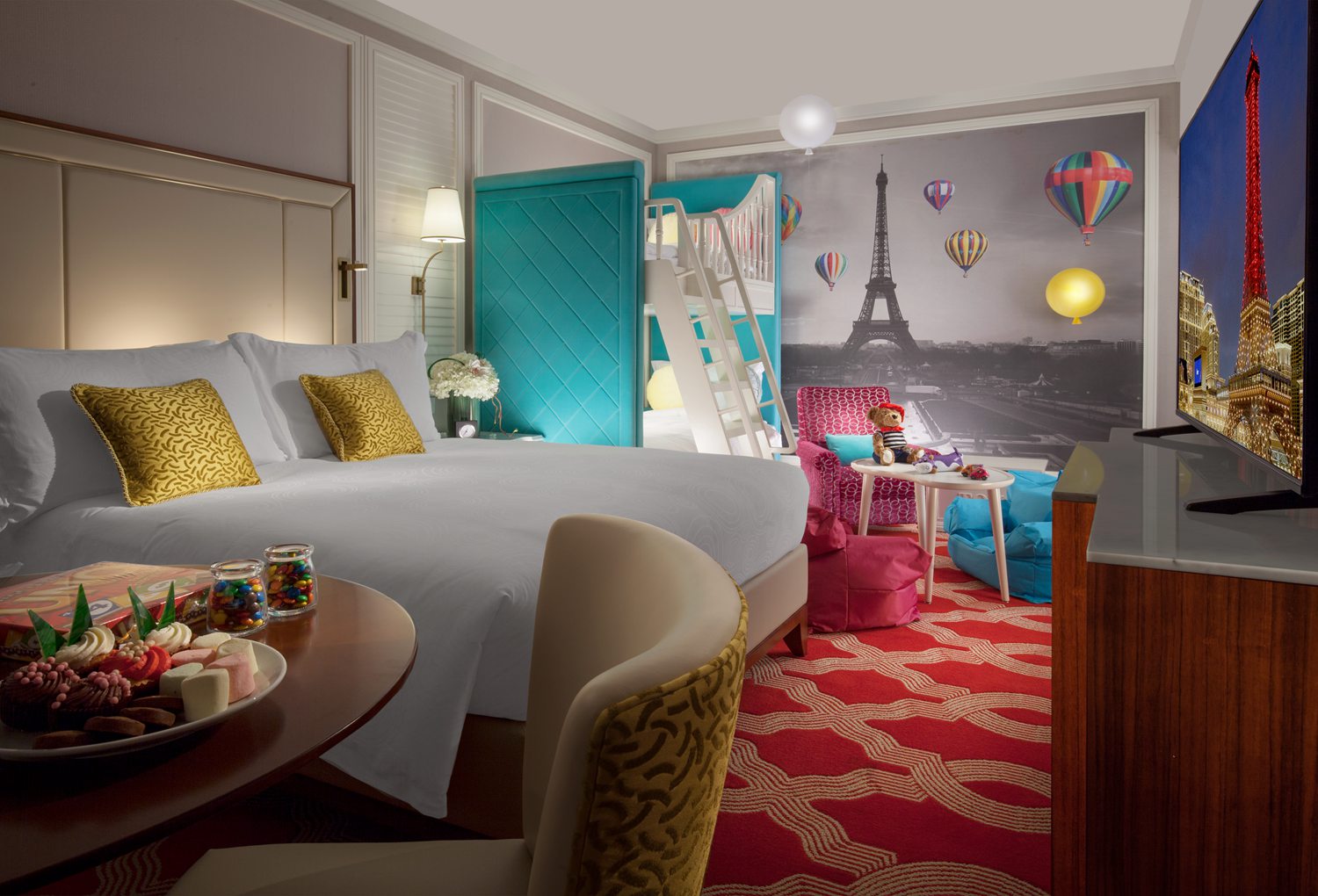 PARISIAN HOTEL FAMILLE ROOM