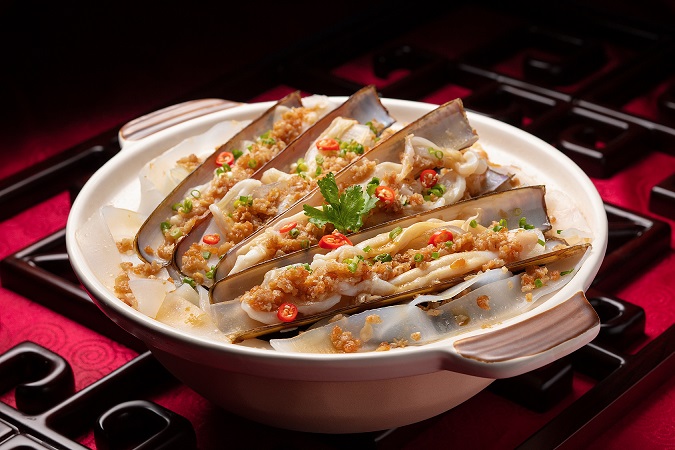 Dynasty 8 - Steamed razor clams 菜甫醬蒸粉皮配蟶子皇