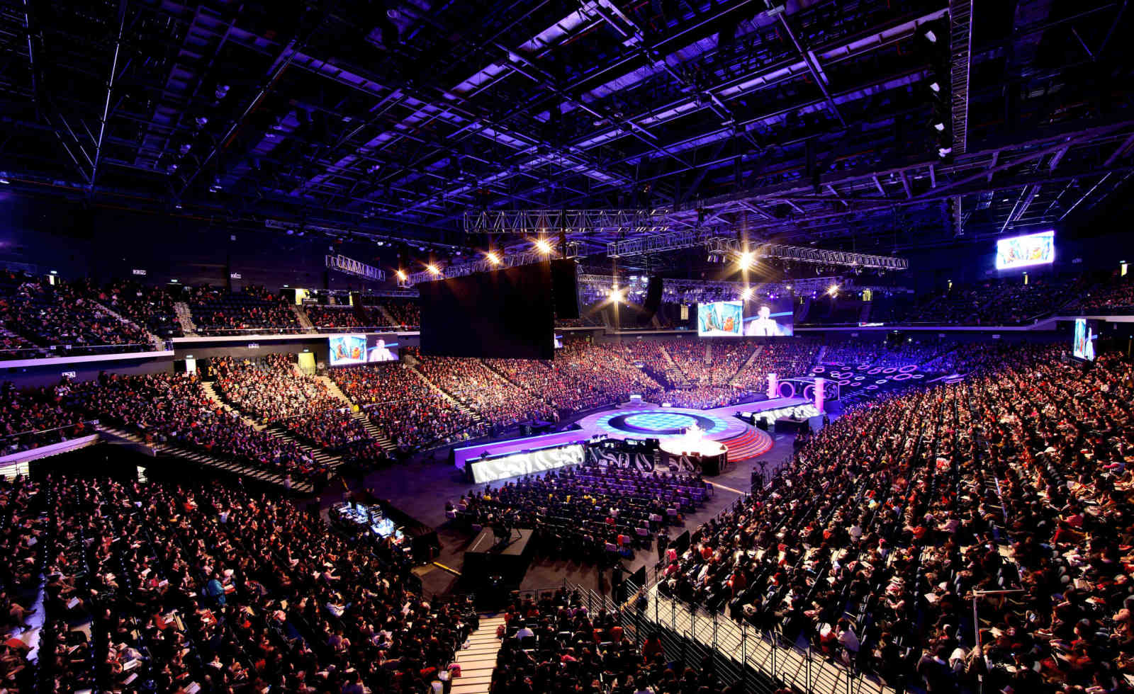                                                      15000席のCotai Arena                                                 